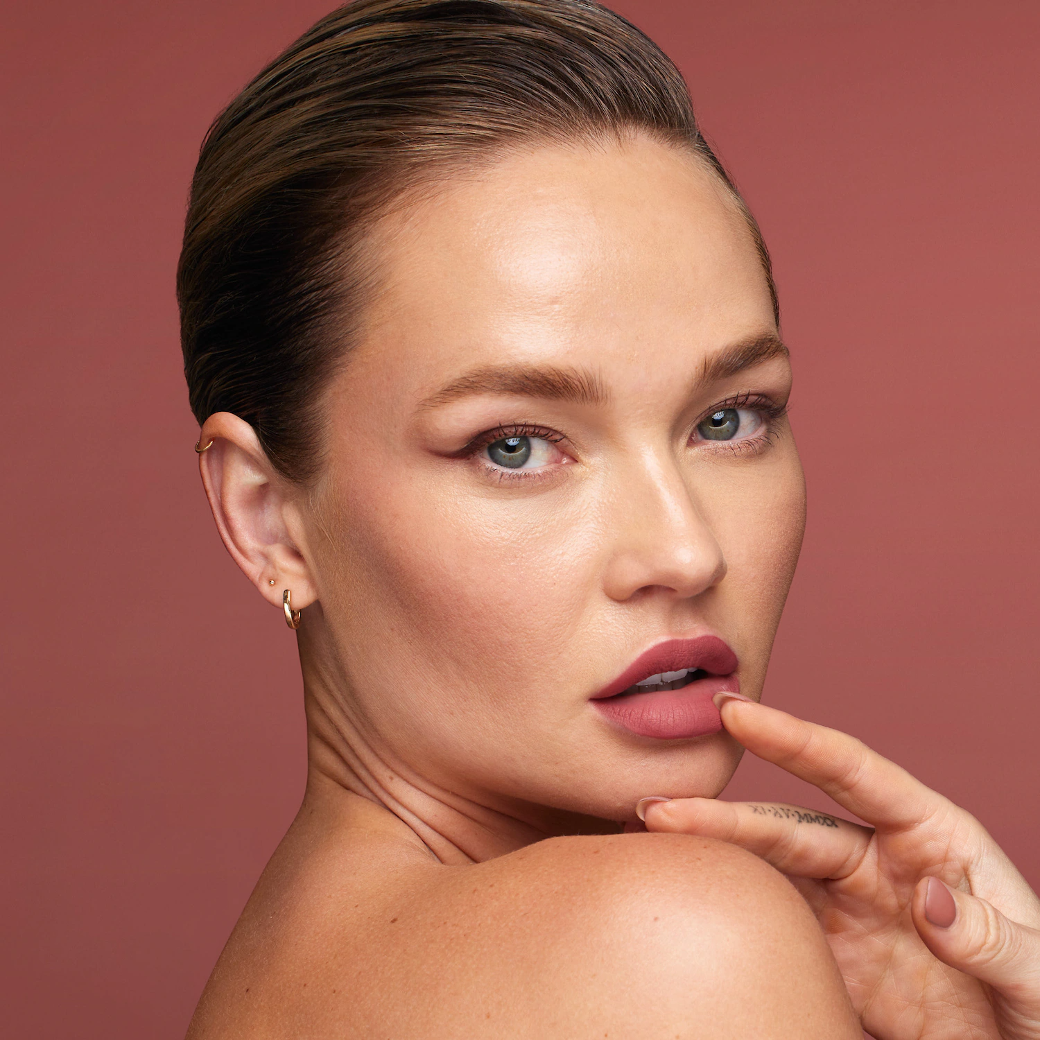 HUDA BEAUTY - Liquid Matte Ultra-Comfort Transfer-Proof Lipstick - Image 4